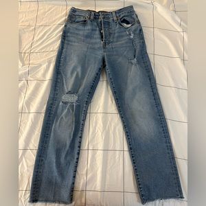 Levi’s Wedgie Straight Jean, short, size 29, like new